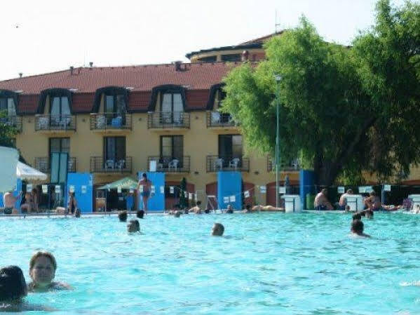 Wellness Hotel Thermal Sturovo Exterior photo